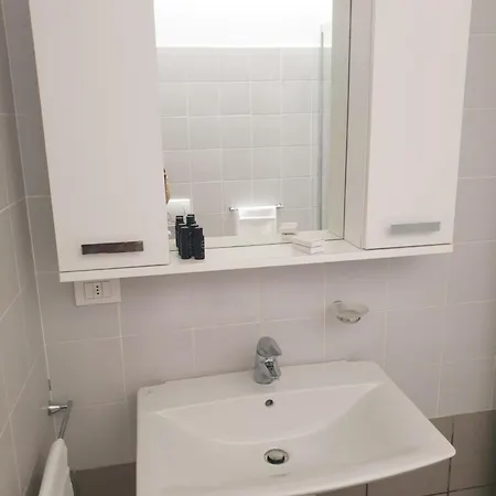 Apartment Moderno Per 4 Persone Lecco