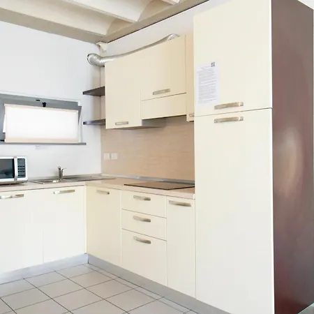 Apartment Moderno Per 4 Persone Lecco